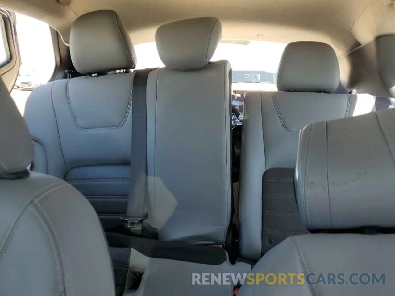10 Photograph of a damaged car 3N1CP5DV4ML554214 NISSAN KICKS 2021