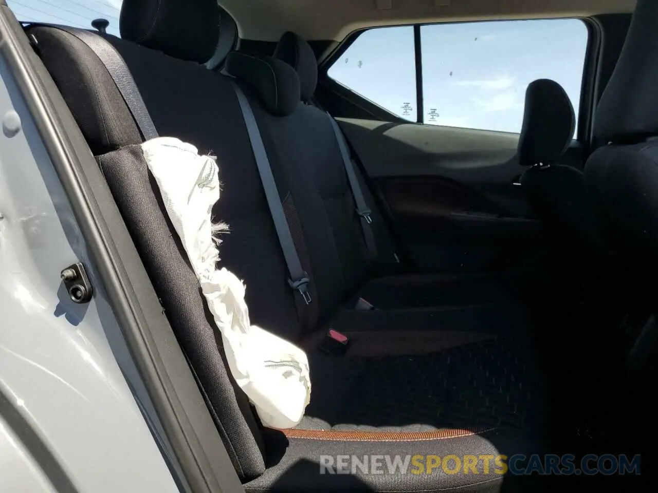 11 Photograph of a damaged car 3N1CP5DV5ML494752 NISSAN KICKS 2021