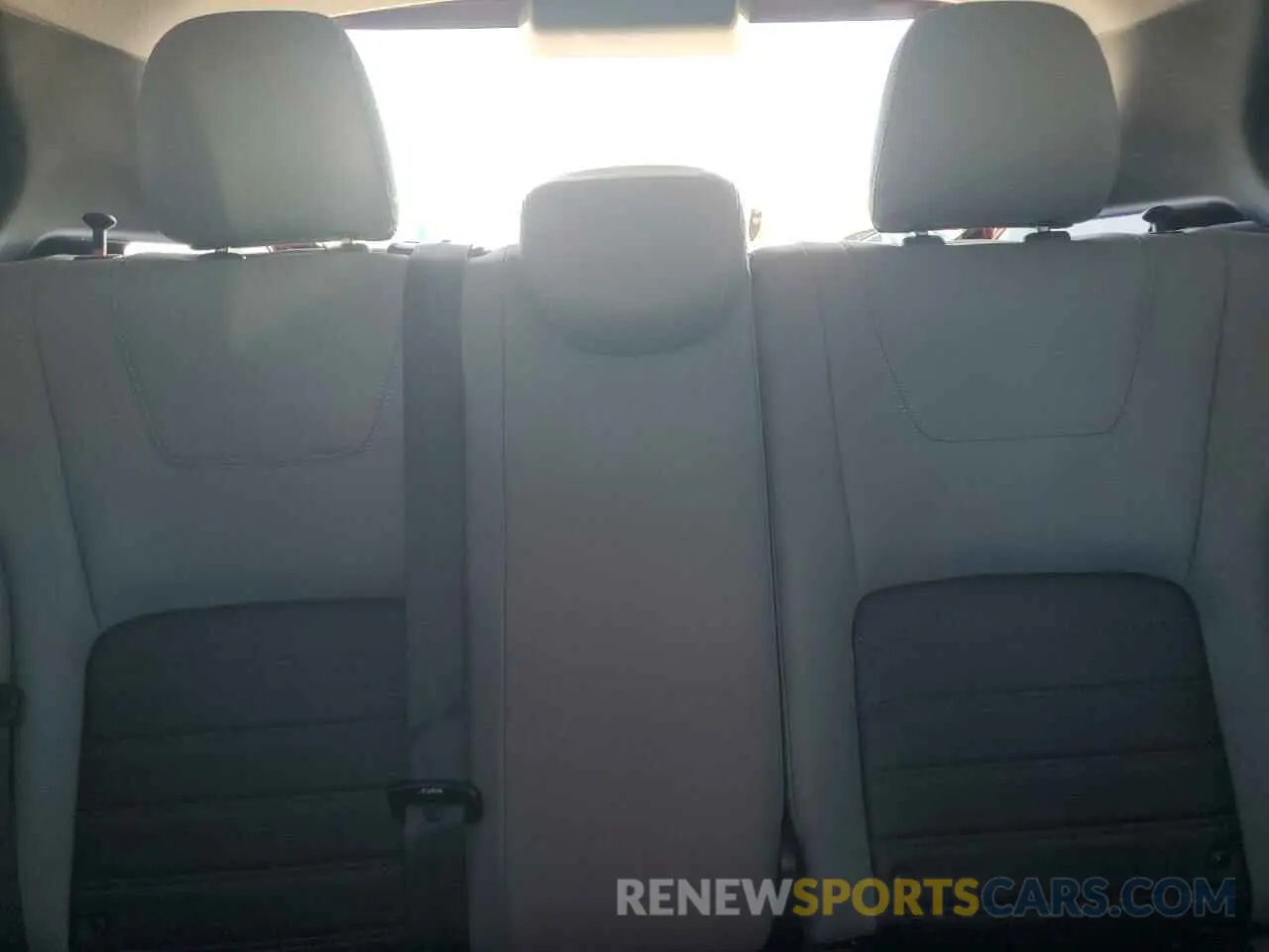 10 Photograph of a damaged car 3N1CP5DV5ML529760 NISSAN KICKS 2021