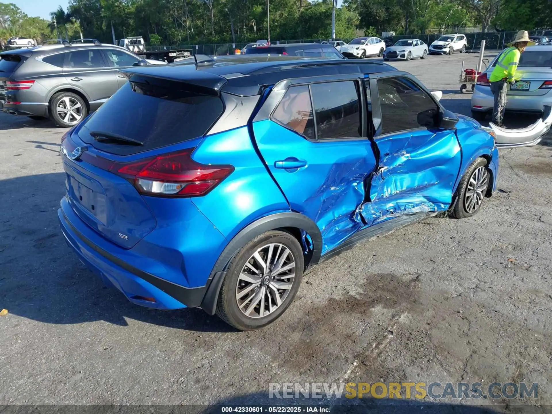 4 Фотография поврежденного автомобиля 3N1CP5DV6ML475126 NISSAN KICKS 2021