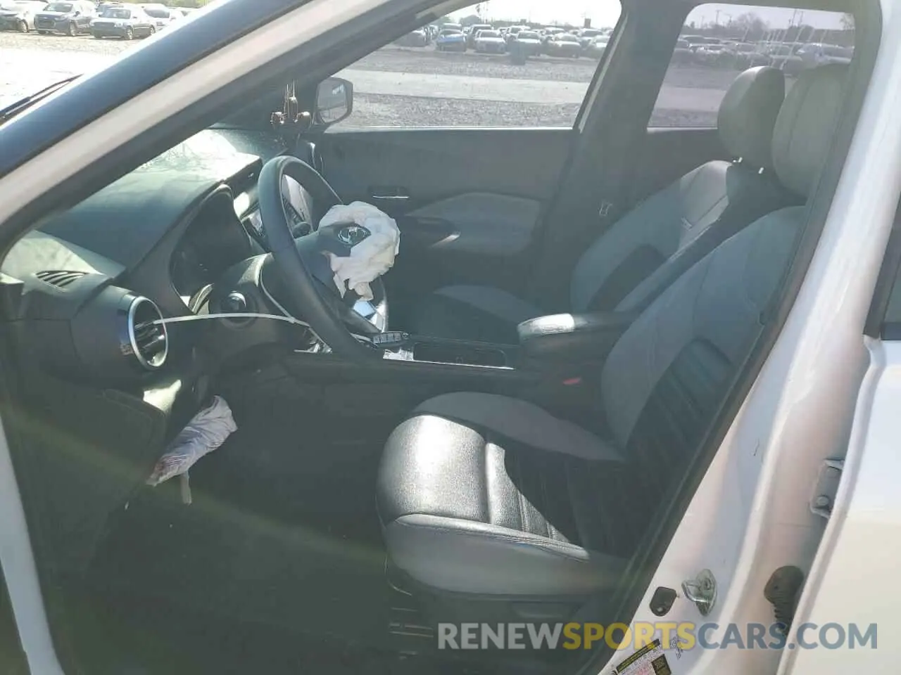 7 Photograph of a damaged car 3N1CP5DV6ML560449 NISSAN KICKS 2021