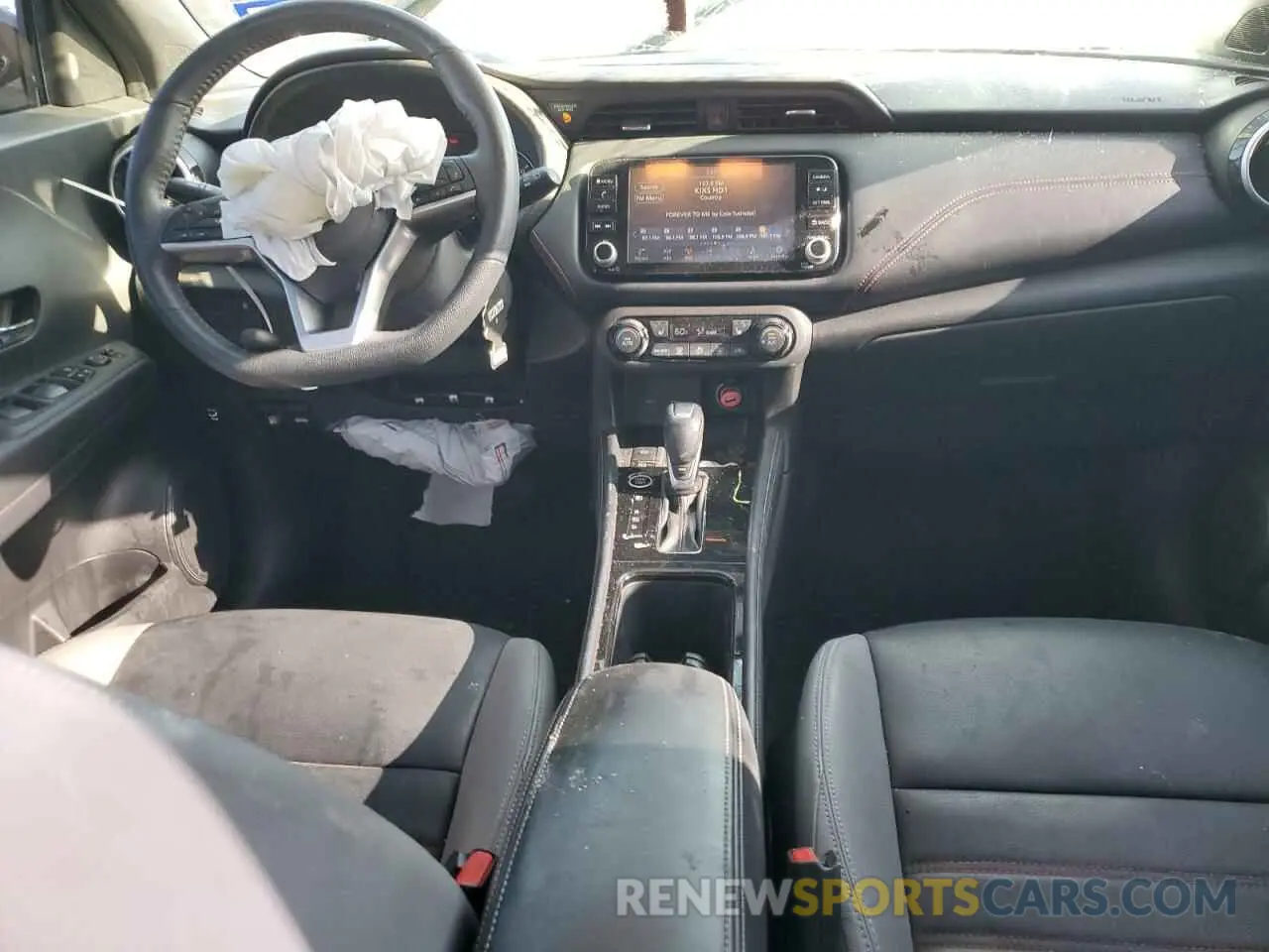 8 Photograph of a damaged car 3N1CP5DV6ML560449 NISSAN KICKS 2021