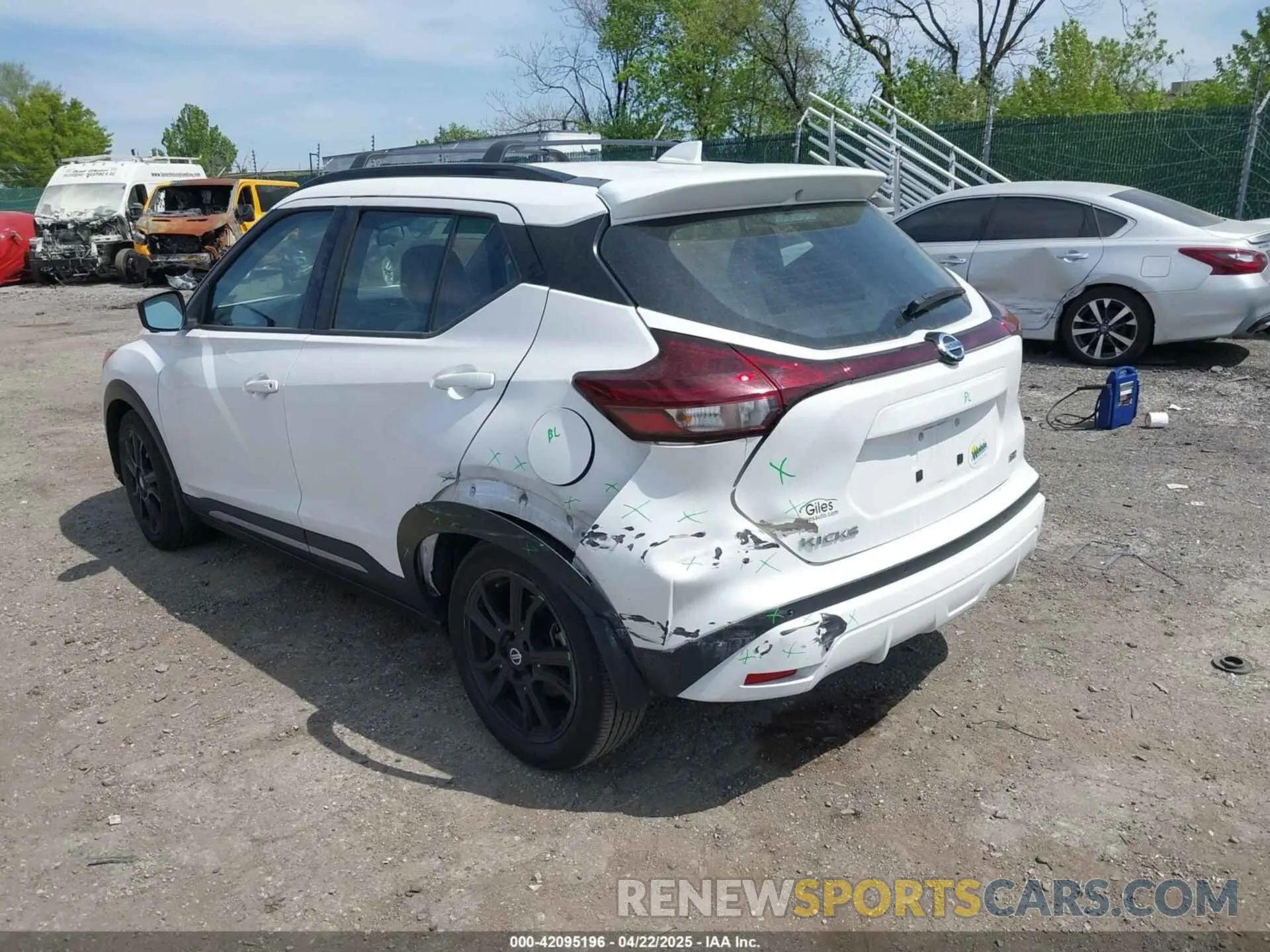 6 Photograph of a damaged car 3N1CP5DV8ML550442 NISSAN KICKS 2021
