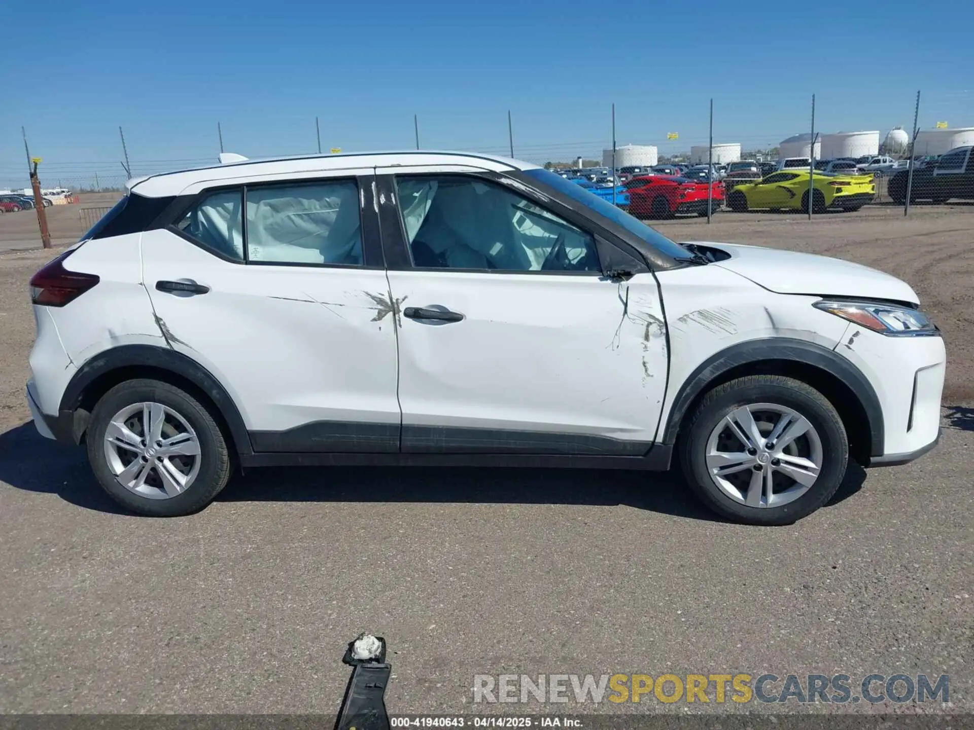 13 Photograph of a damaged car 3N1CP5BV0NL518752 NISSAN KICKS 2022