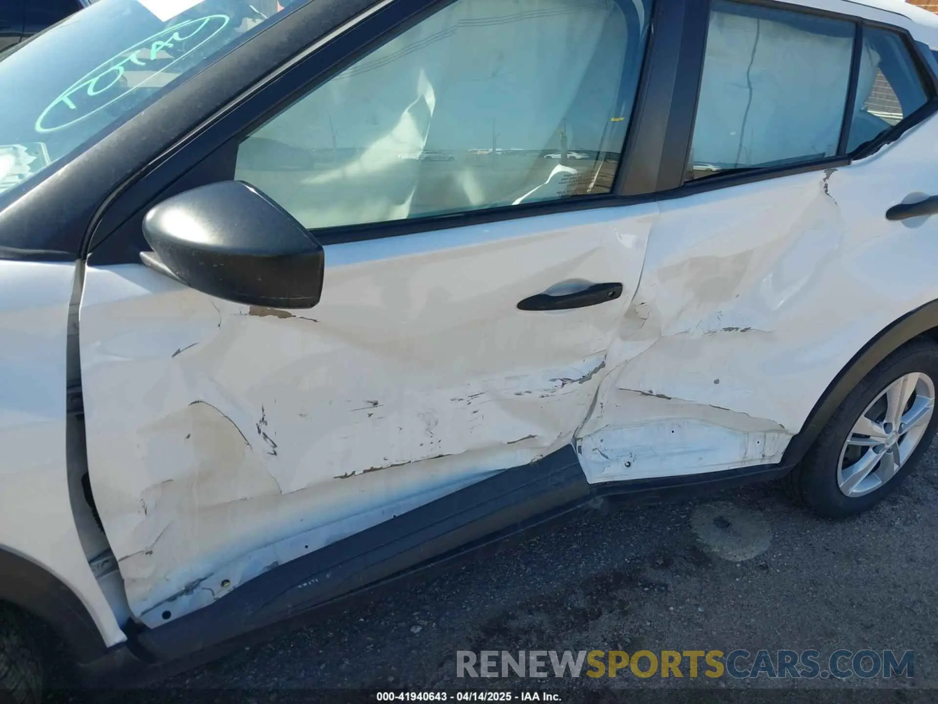 6 Photograph of a damaged car 3N1CP5BV0NL518752 NISSAN KICKS 2022