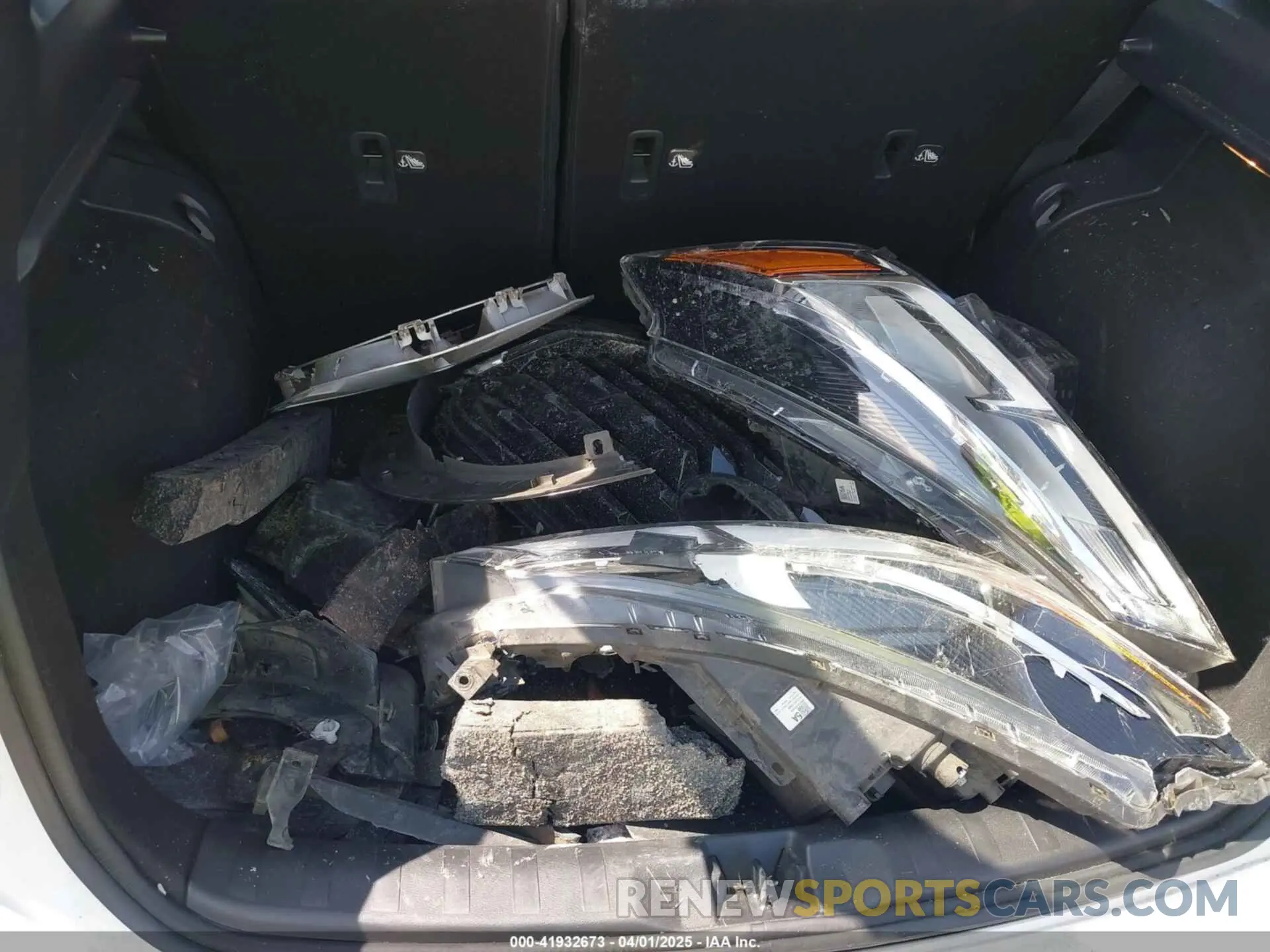 12 Photograph of a damaged car 3N1CP5BV3NL499825 NISSAN KICKS 2022