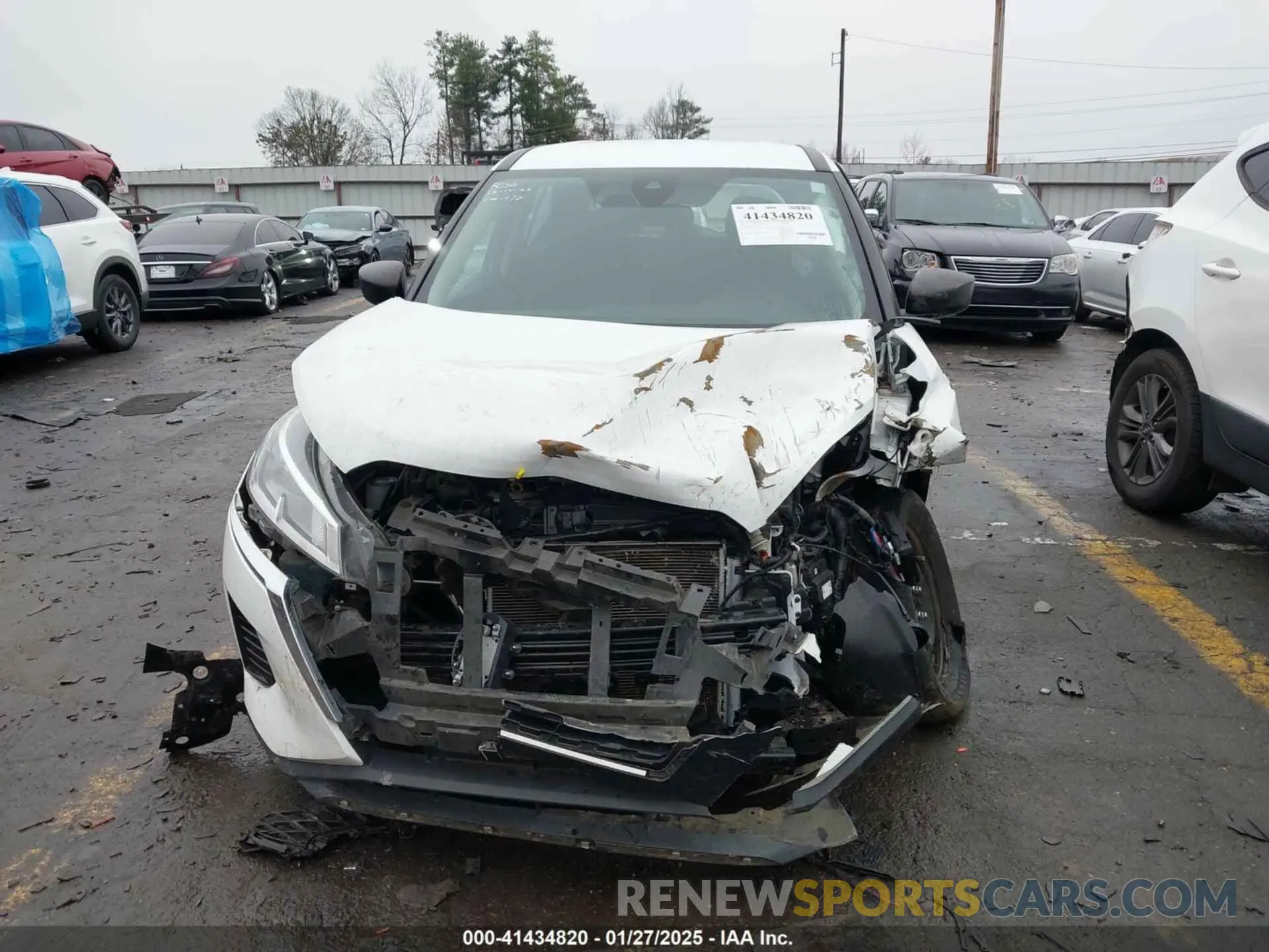 13 Photograph of a damaged car 3N1CP5BV3NL511472 NISSAN KICKS 2022