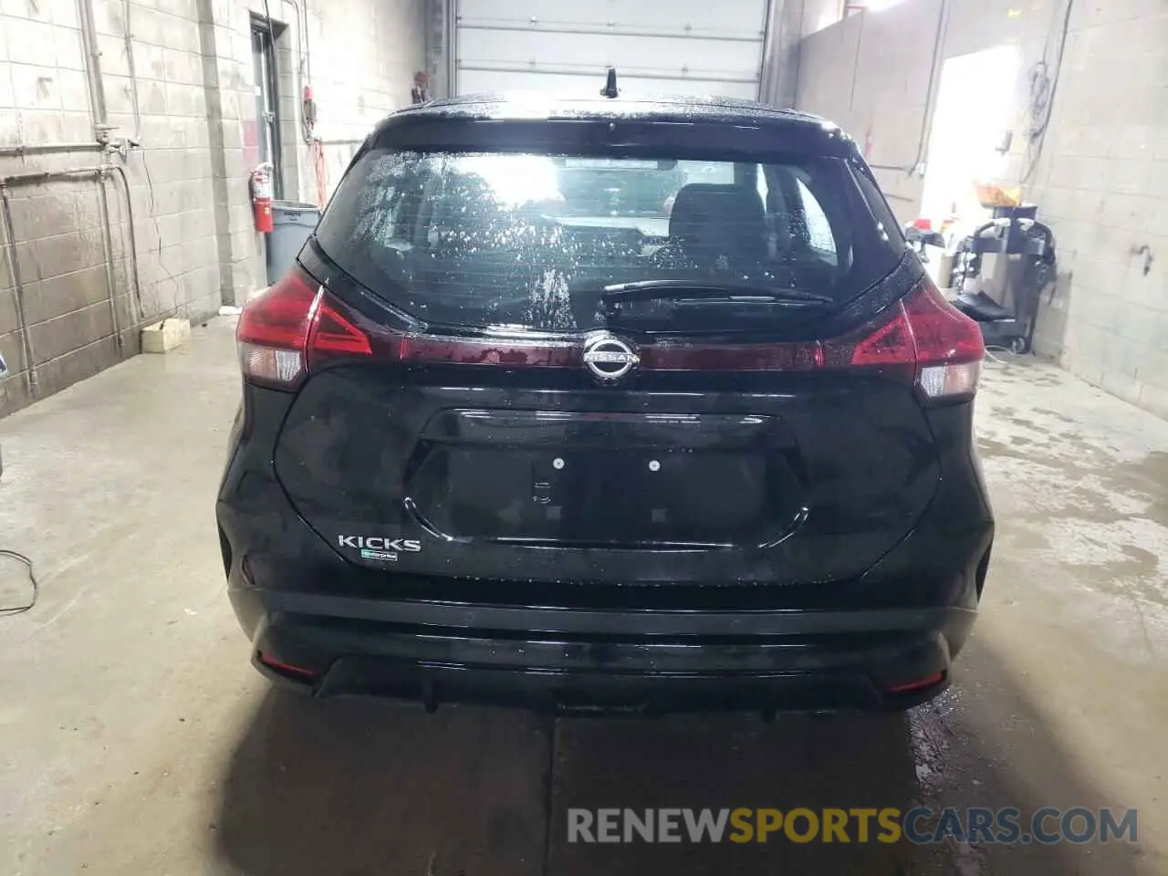 6 Photograph of a damaged car 3N1CP5BV5NL501753 NISSAN KICKS 2022