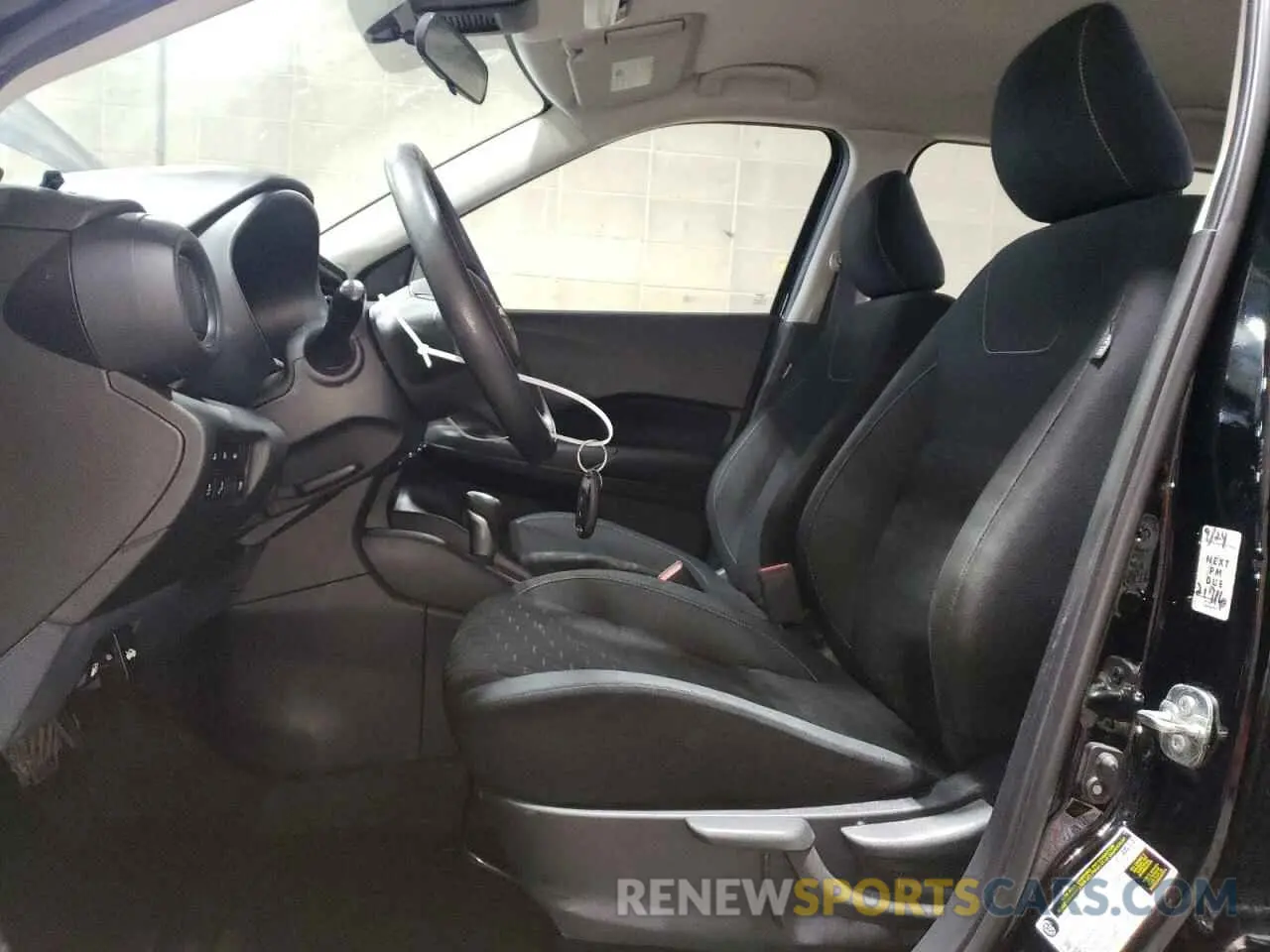 7 Photograph of a damaged car 3N1CP5BV5NL501753 NISSAN KICKS 2022
