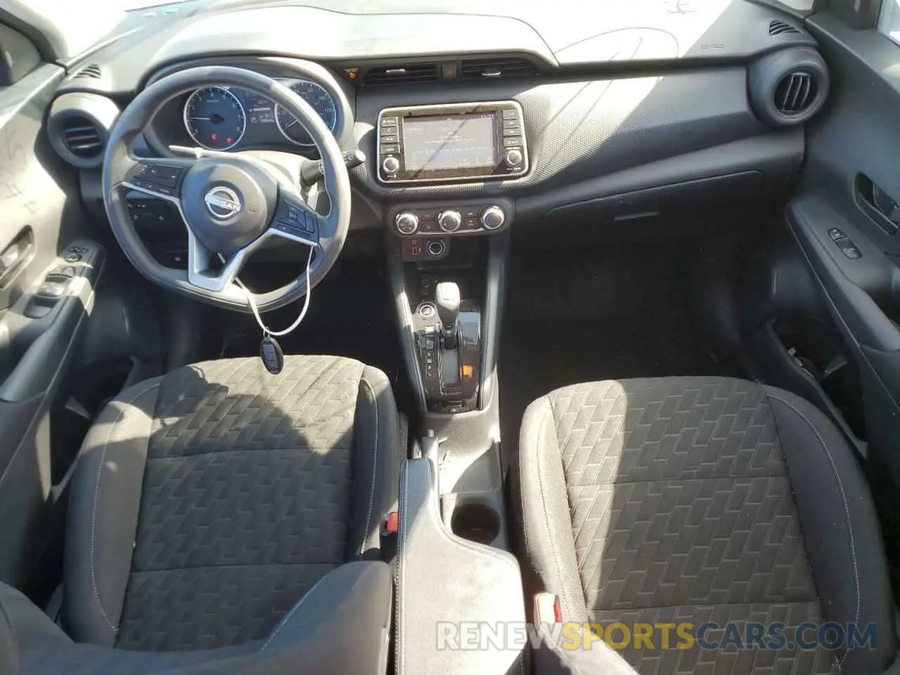 8 Photograph of a damaged car 3N1CP5BV5NL526071 NISSAN KICKS 2022