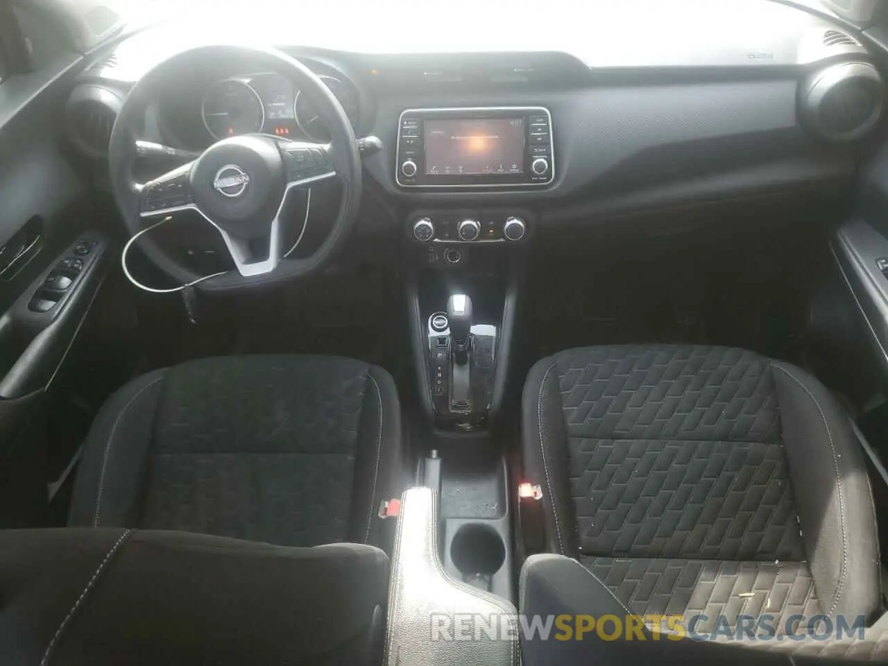 8 Photograph of a damaged car 3N1CP5BV7NL527397 NISSAN KICKS 2022