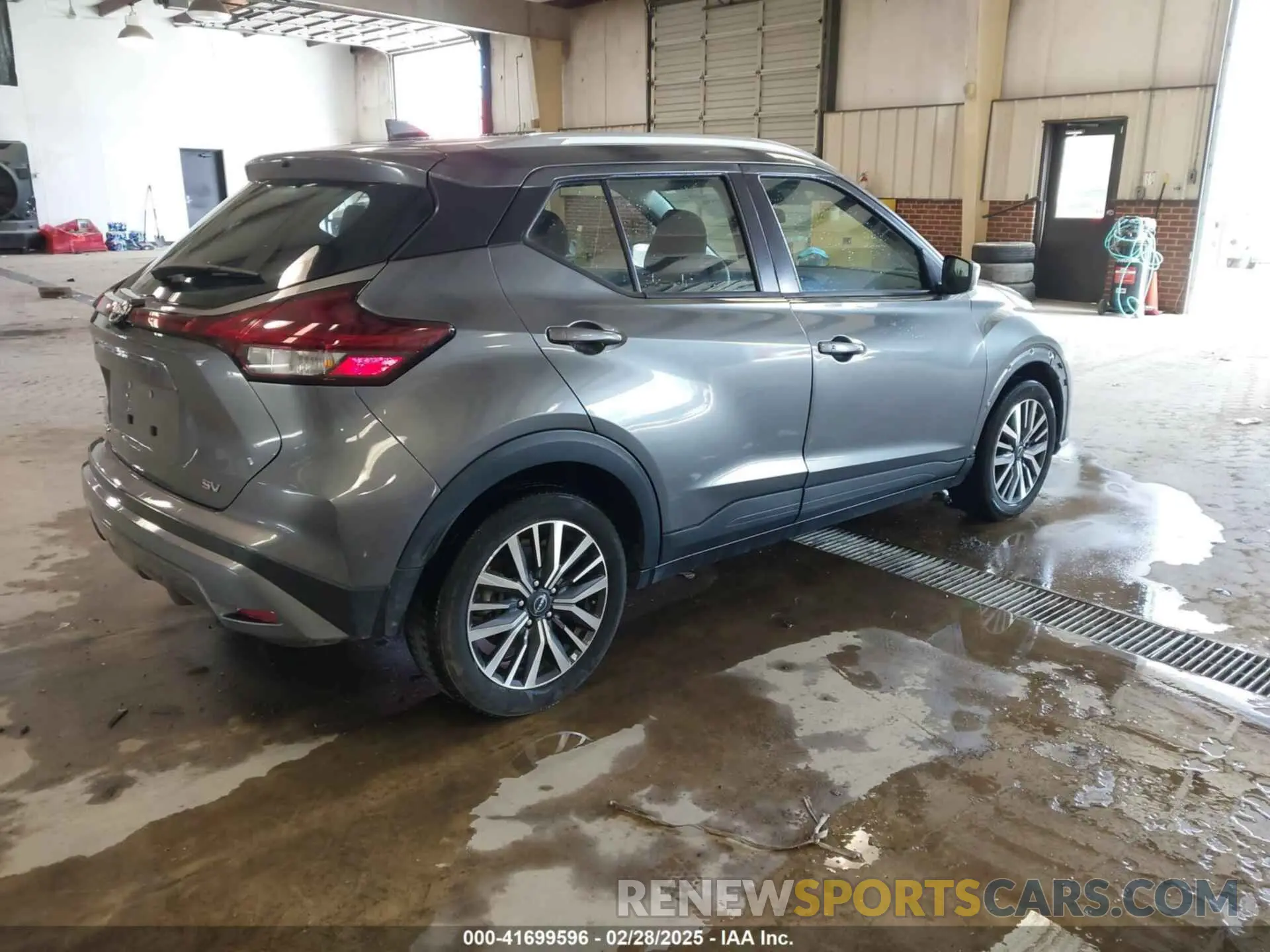4 Photograph of a damaged car 3N1CP5CV1NL502543 NISSAN KICKS 2022