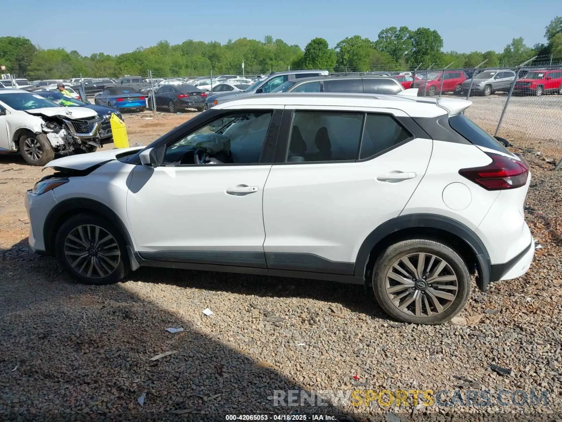 15 Photograph of a damaged car 3N1CP5CV3NL523376 NISSAN KICKS 2022
