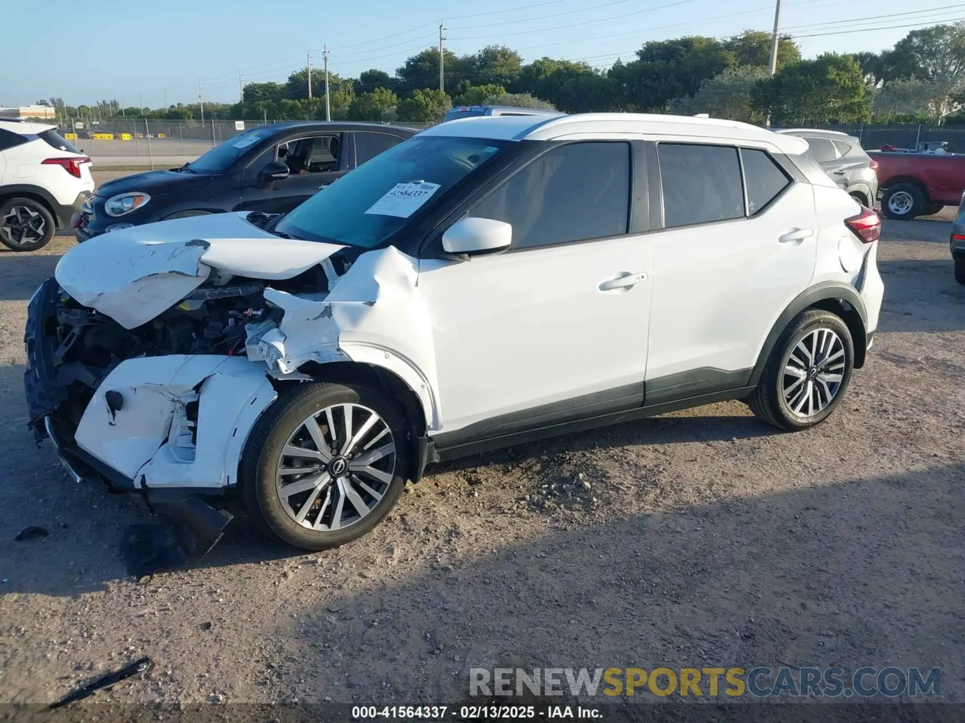 2 Photograph of a damaged car 3N1CP5CV4NL511267 NISSAN KICKS 2022