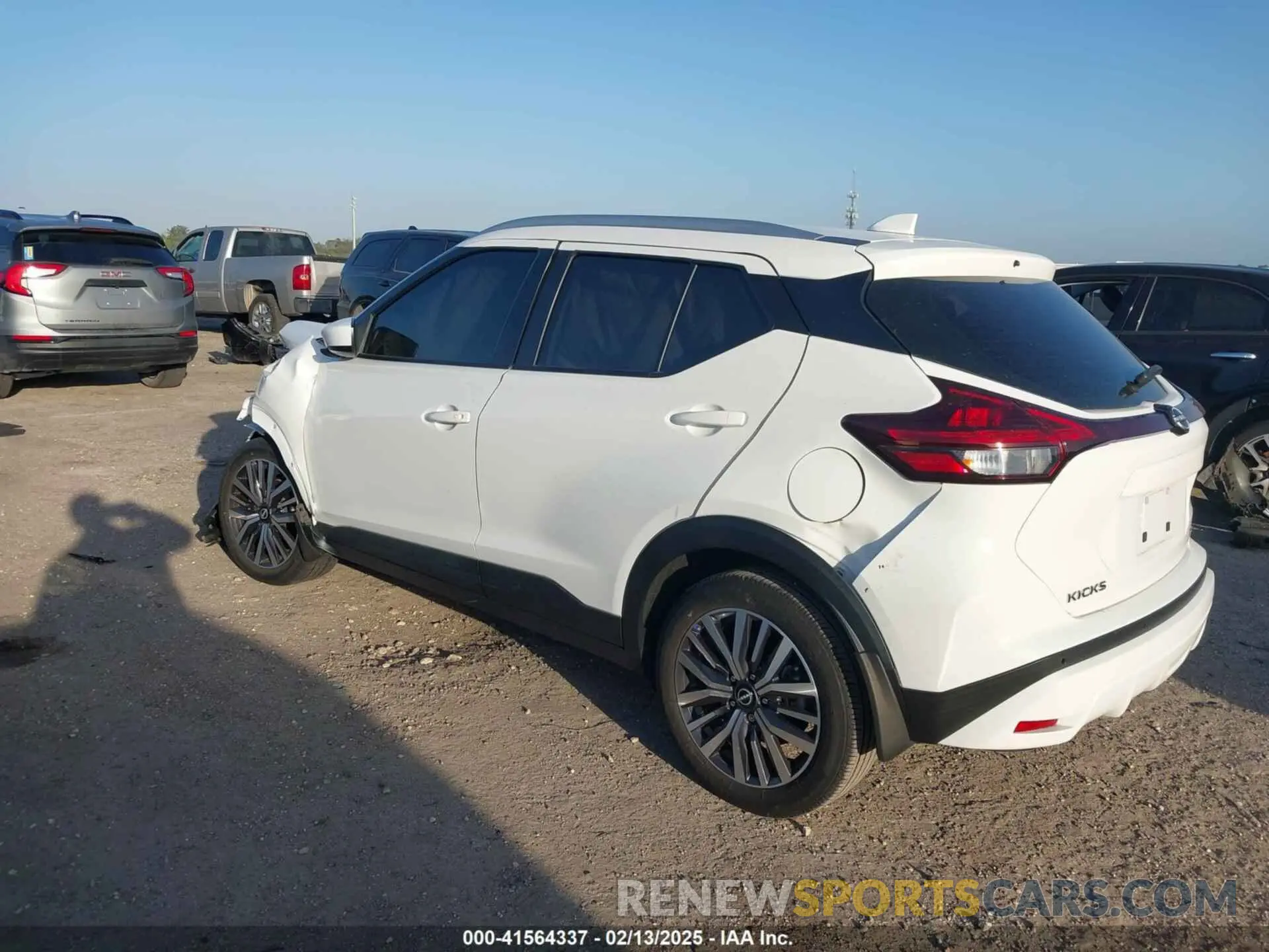 3 Photograph of a damaged car 3N1CP5CV4NL511267 NISSAN KICKS 2022