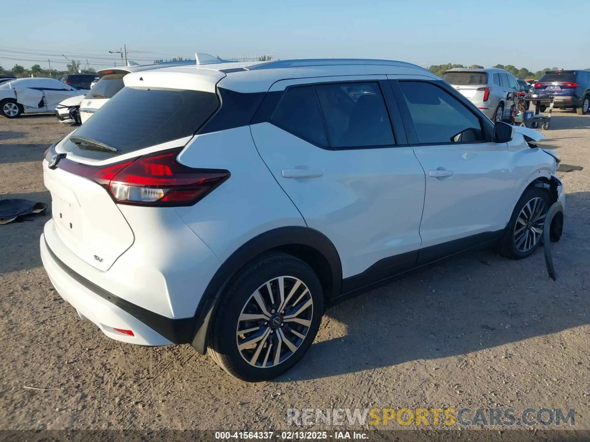 4 Photograph of a damaged car 3N1CP5CV4NL511267 NISSAN KICKS 2022