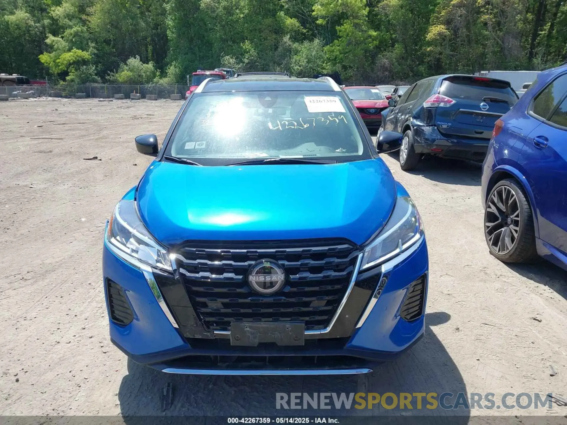 12 Photograph of a damaged car 3N1CP5CV4NL531261 NISSAN KICKS 2022