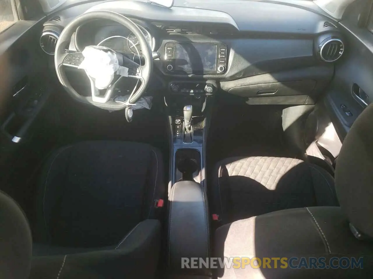 8 Photograph of a damaged car 3N1CP5CV6NL499350 NISSAN KICKS 2022