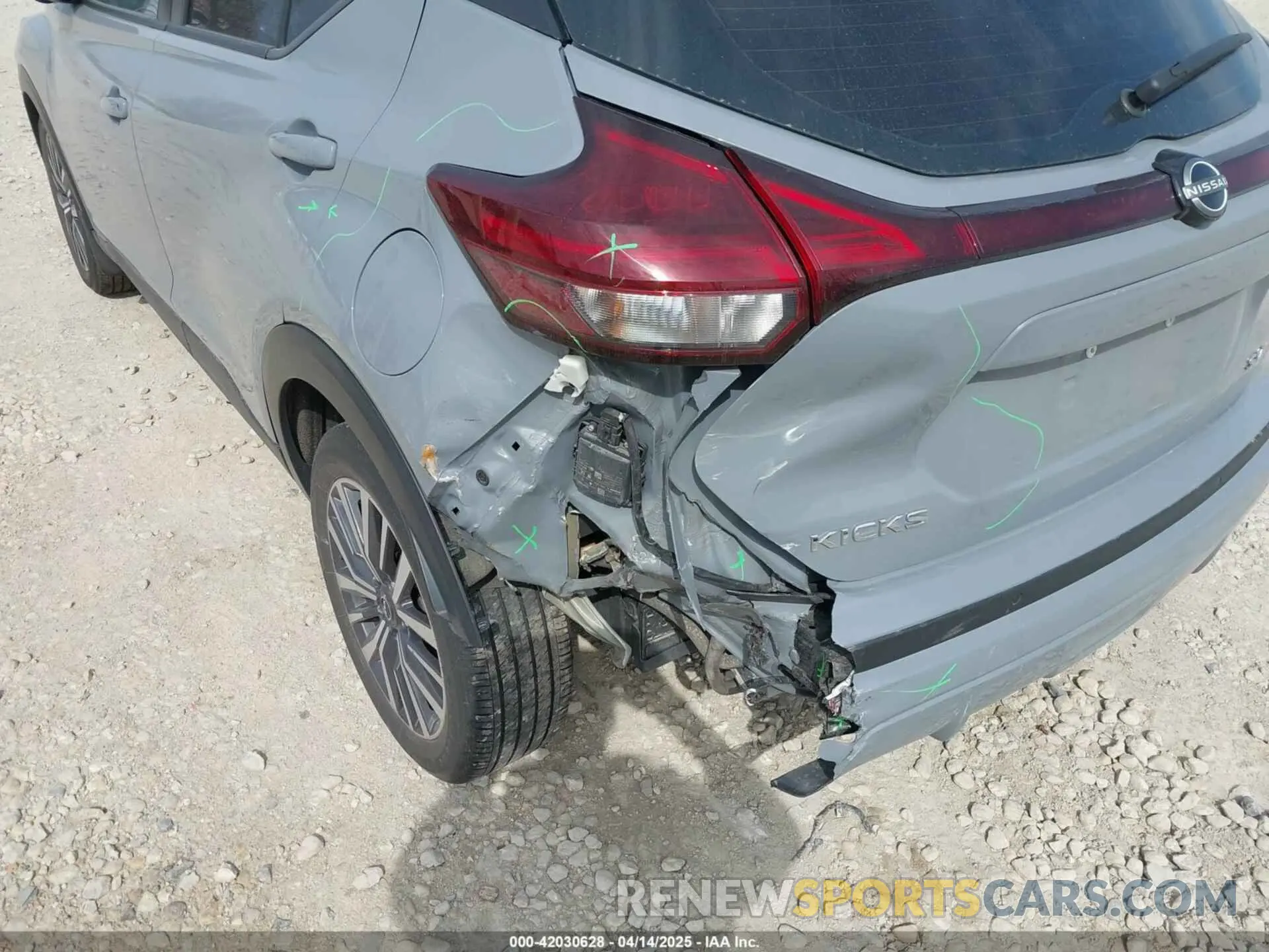 6 Photograph of a damaged car 3N1CP5CV6NL520147 NISSAN KICKS 2022