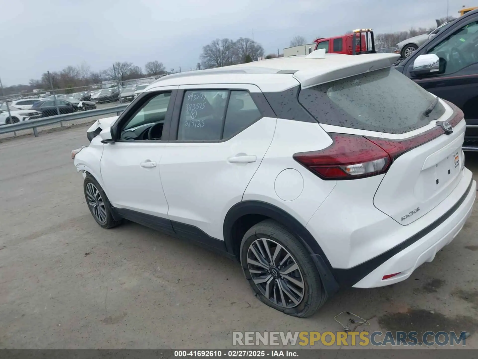 14 Photograph of a damaged car 3N1CP5CV7NL493279 NISSAN KICKS 2022