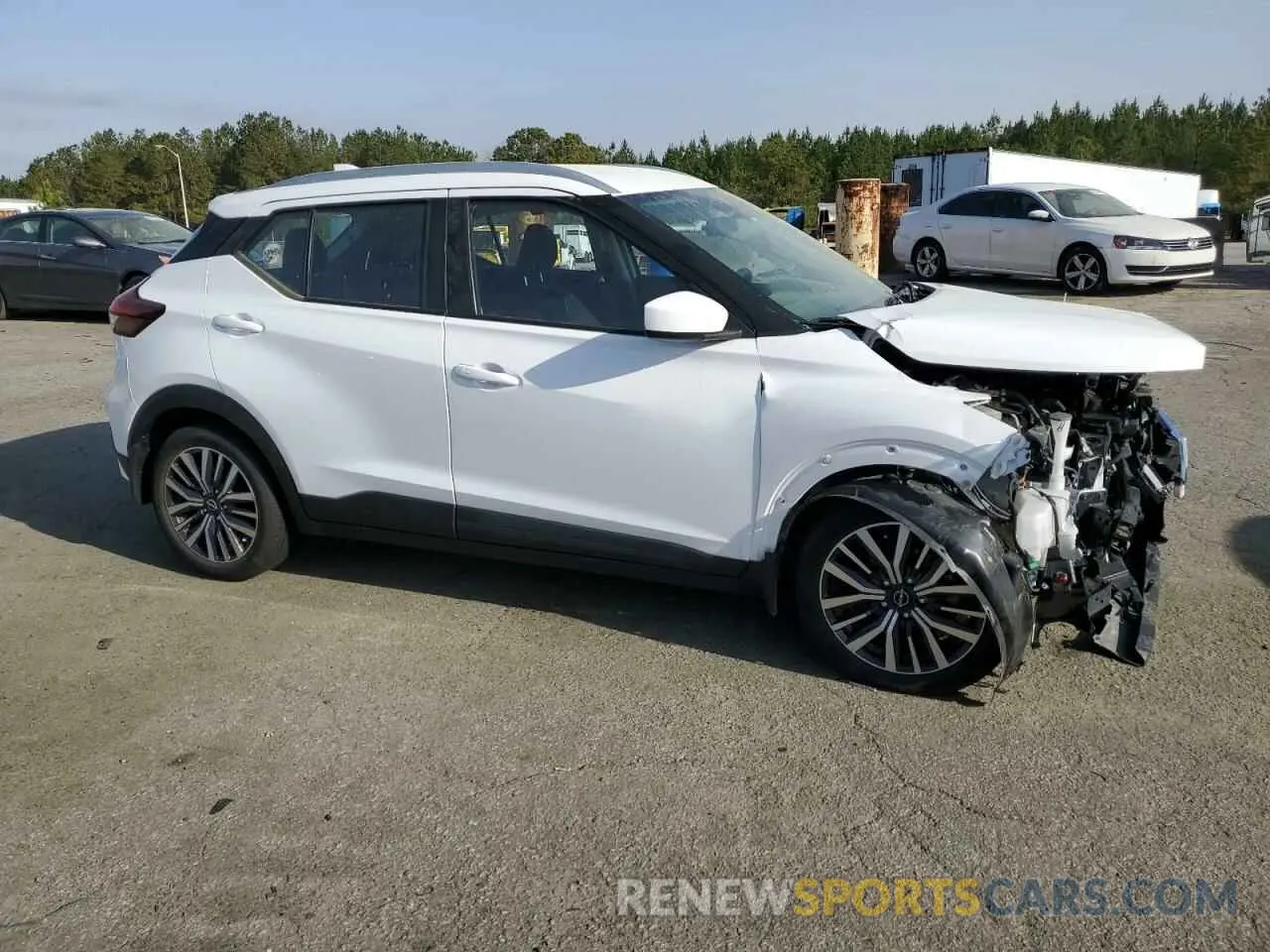 4 Photograph of a damaged car 3N1CP5CV9NL492862 NISSAN KICKS 2022