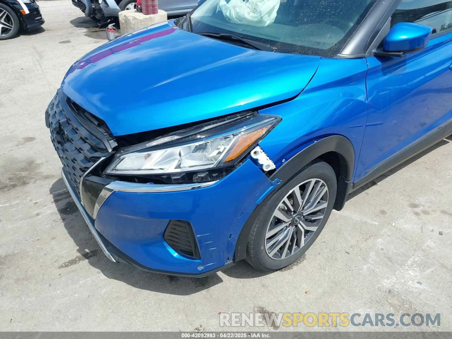 17 Photograph of a damaged car 3N1CP5CV9NL519252 NISSAN KICKS 2022
