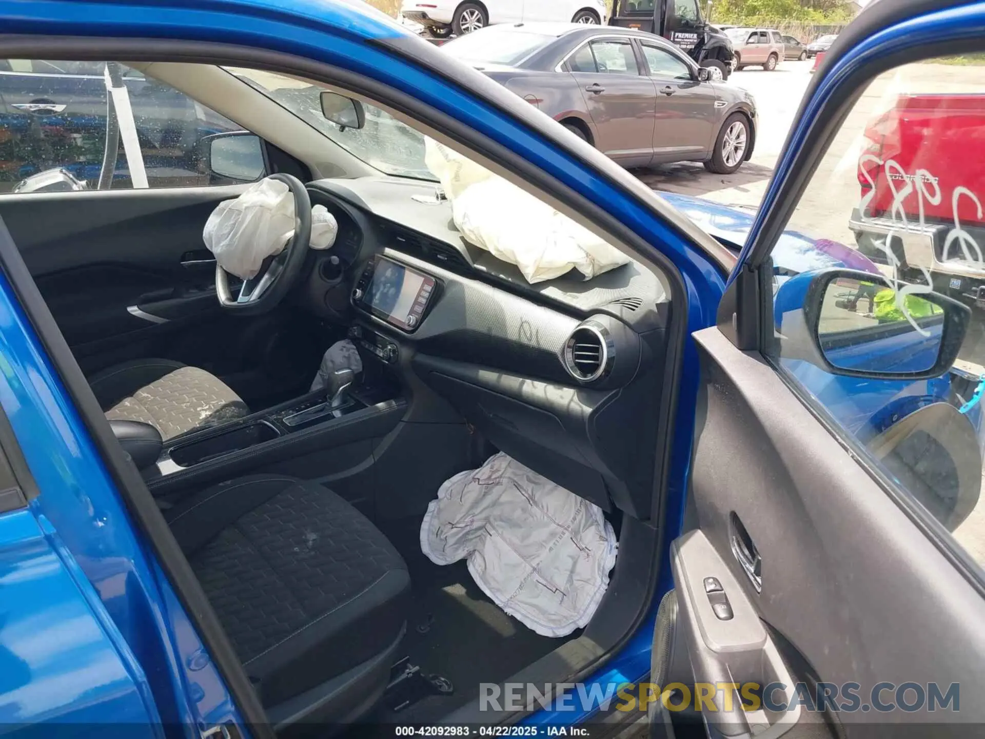 5 Photograph of a damaged car 3N1CP5CV9NL519252 NISSAN KICKS 2022