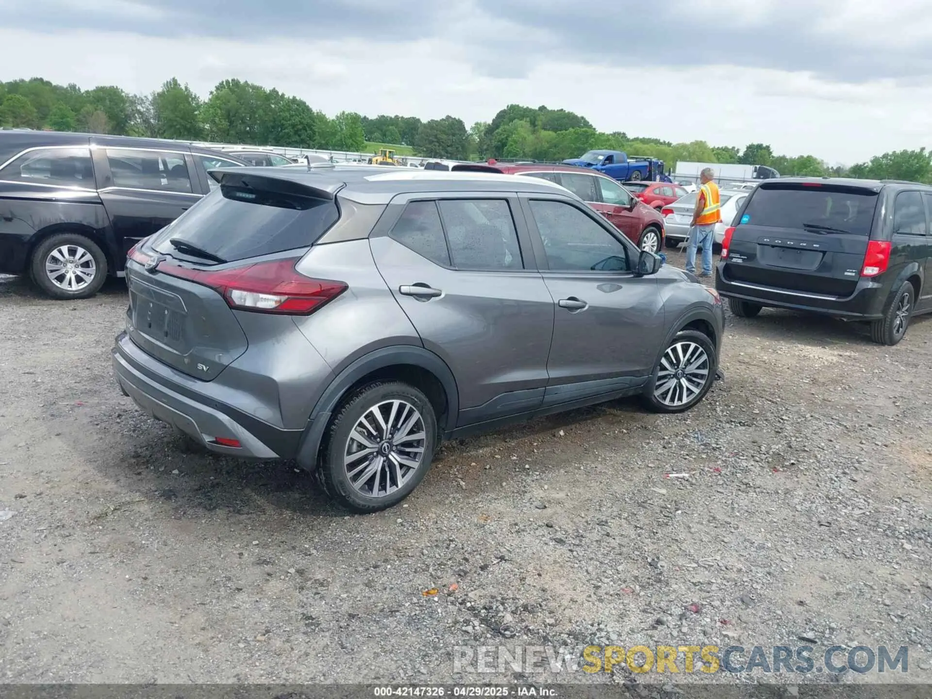 4 Photograph of a damaged car 3N1CP5CVXNL510978 NISSAN KICKS 2022