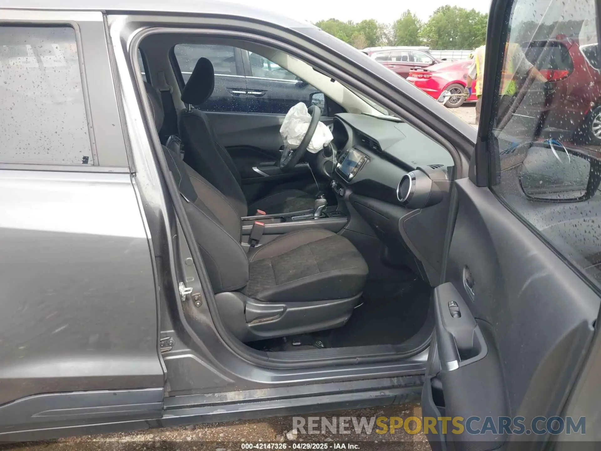 5 Photograph of a damaged car 3N1CP5CVXNL510978 NISSAN KICKS 2022