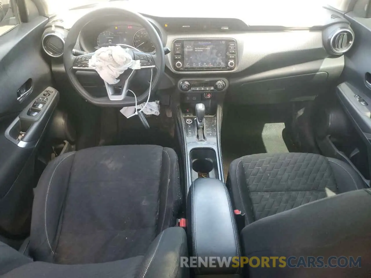 8 Photograph of a damaged car 3N1CP5CVXNL526274 NISSAN KICKS 2022