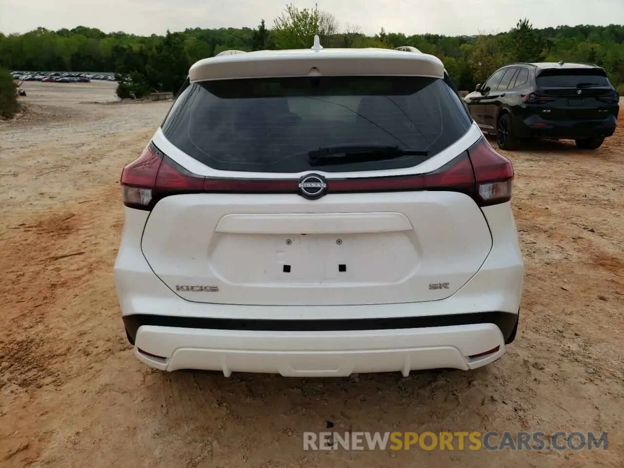 6 Photograph of a damaged car 3N1CP5DV1NL496001 NISSAN KICKS 2022