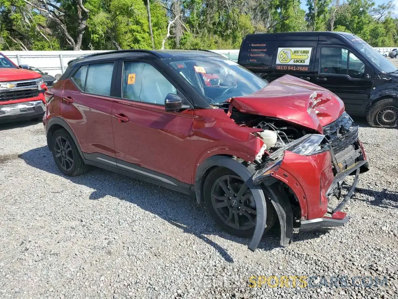 4 Photograph of a damaged car 3N1CP5DV3NL529189 NISSAN KICKS 2022
