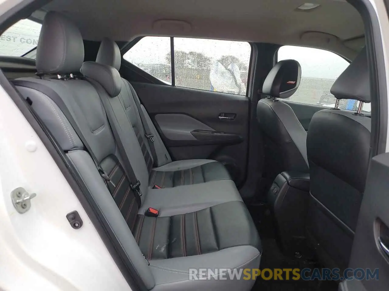 10 Photograph of a damaged car 3N1CP5DV4NL502681 NISSAN KICKS 2022