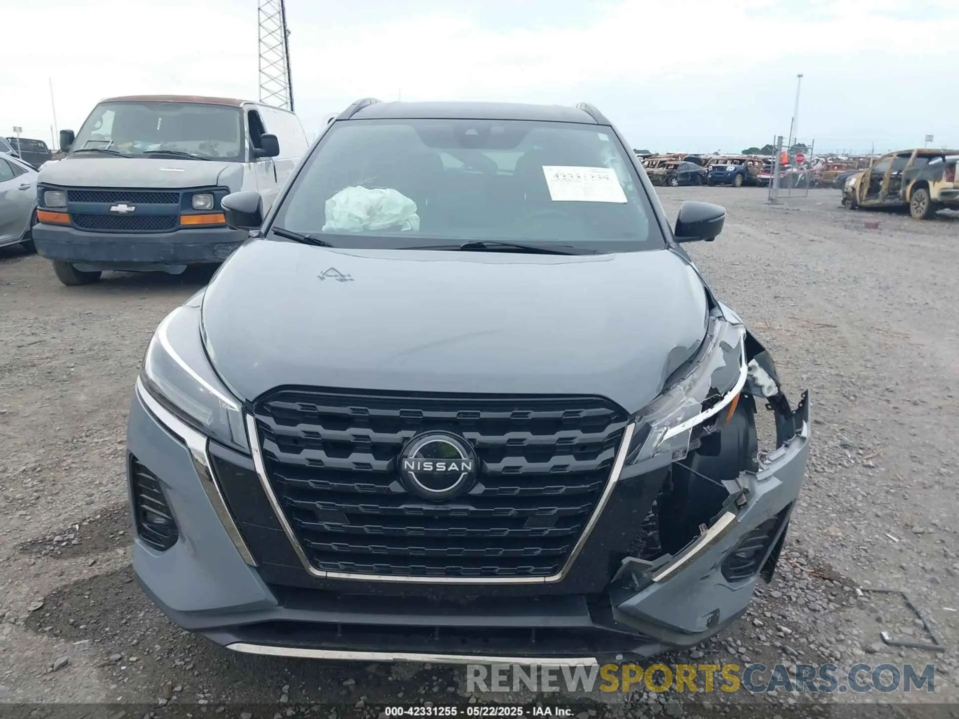 12 Photograph of a damaged car 3N1CP5DV5NL493750 NISSAN KICKS 2022