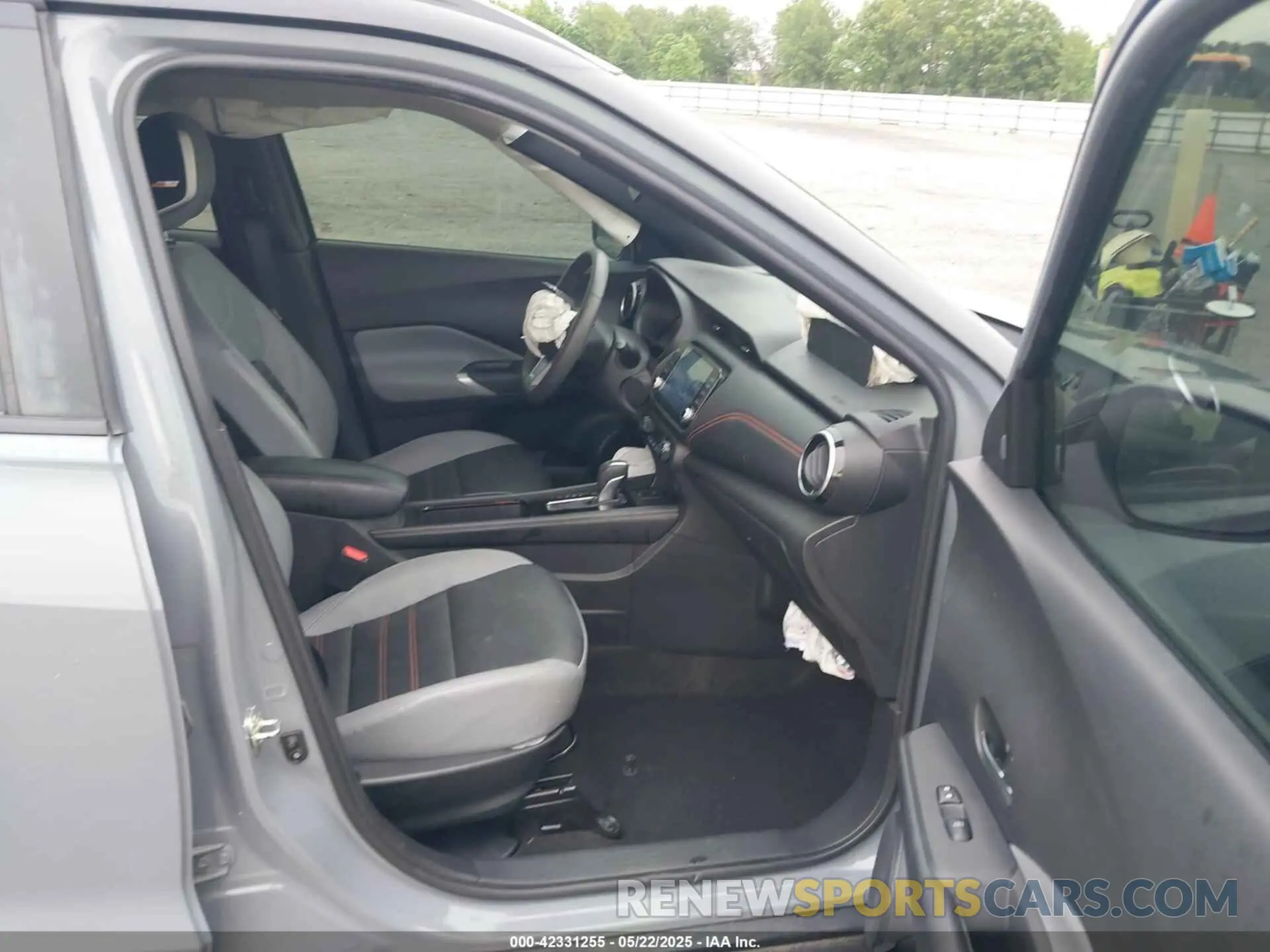 5 Photograph of a damaged car 3N1CP5DV5NL493750 NISSAN KICKS 2022
