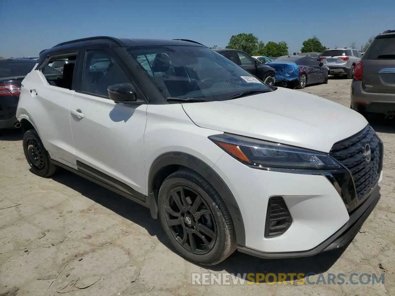 4 Photograph of a damaged car 3N1CP5DV6NL493465 NISSAN KICKS 2022