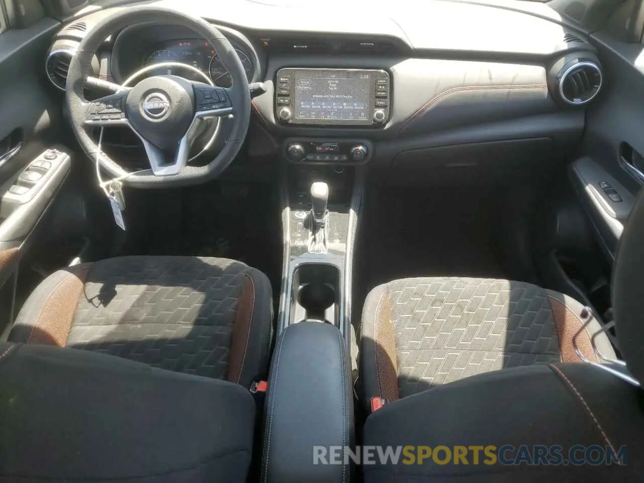 8 Photograph of a damaged car 3N1CP5DV6NL493465 NISSAN KICKS 2022