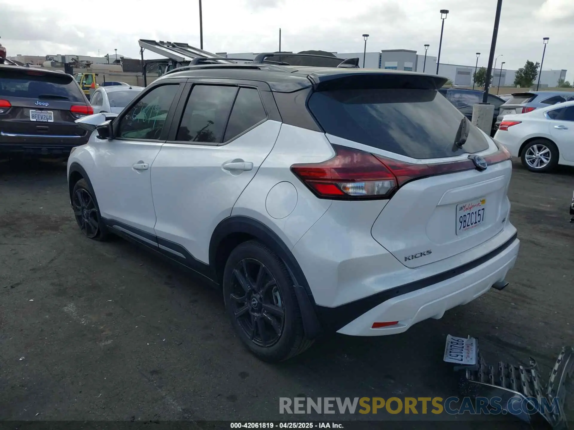 3 Photograph of a damaged car 3N1CP5DV6NL519806 NISSAN KICKS 2022