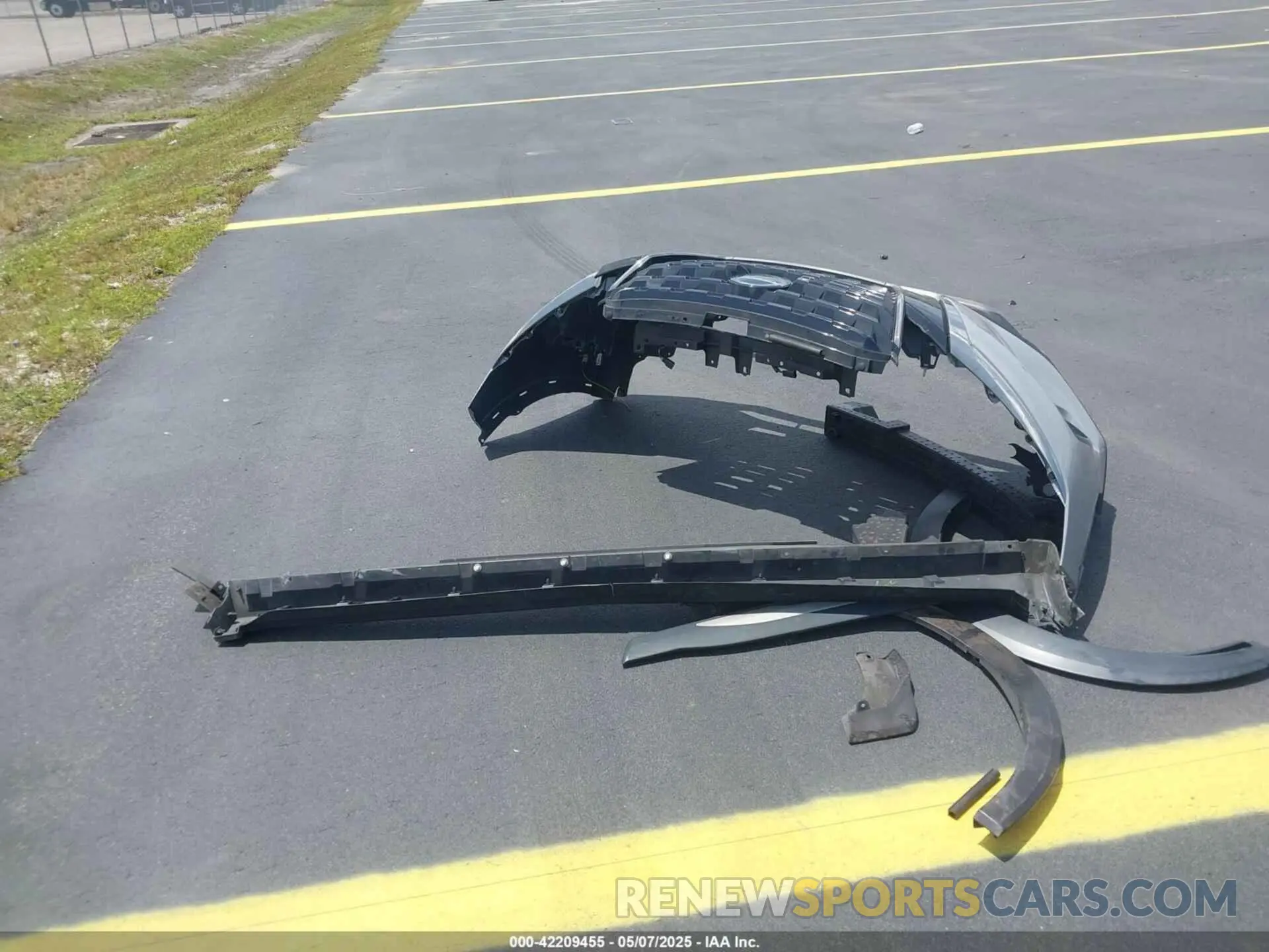 12 Photograph of a damaged car 3N1CP5DV8NL491054 NISSAN KICKS 2022