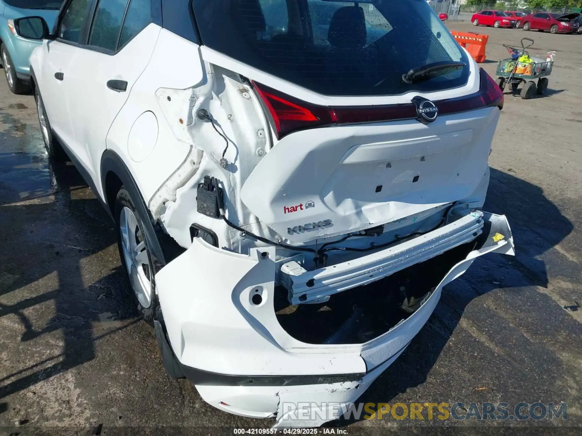 6 Photograph of a damaged car 3N1CP5BV1PL574539 NISSAN KICKS 2023