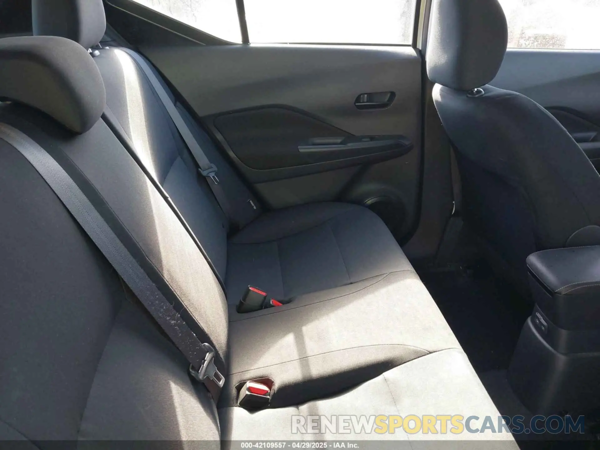 8 Photograph of a damaged car 3N1CP5BV1PL574539 NISSAN KICKS 2023