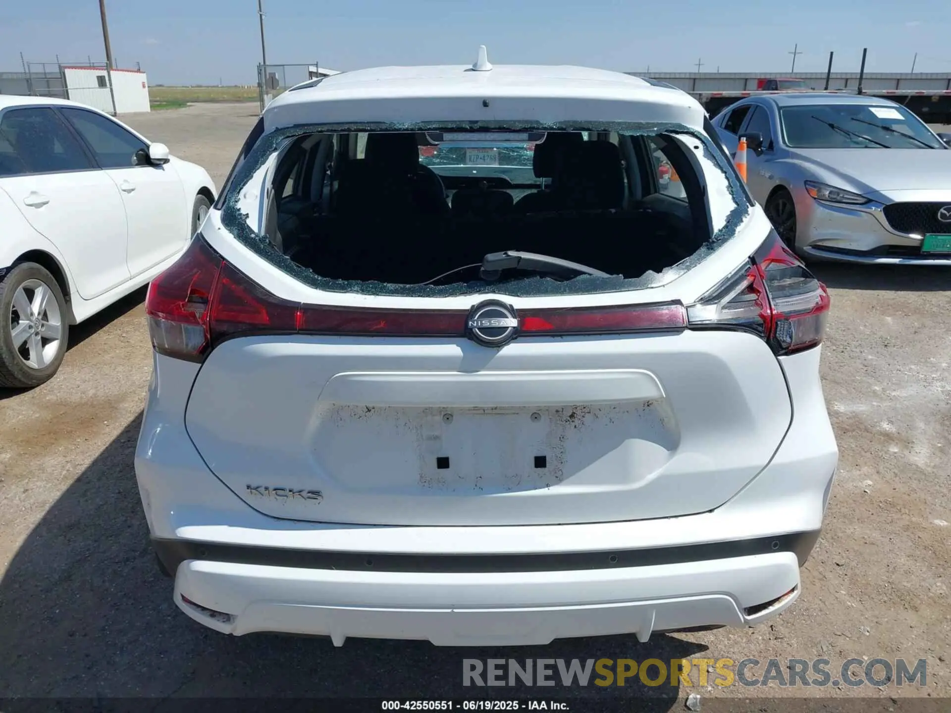 16 Photograph of a damaged car 3N1CP5BV2PL527231 NISSAN KICKS 2023