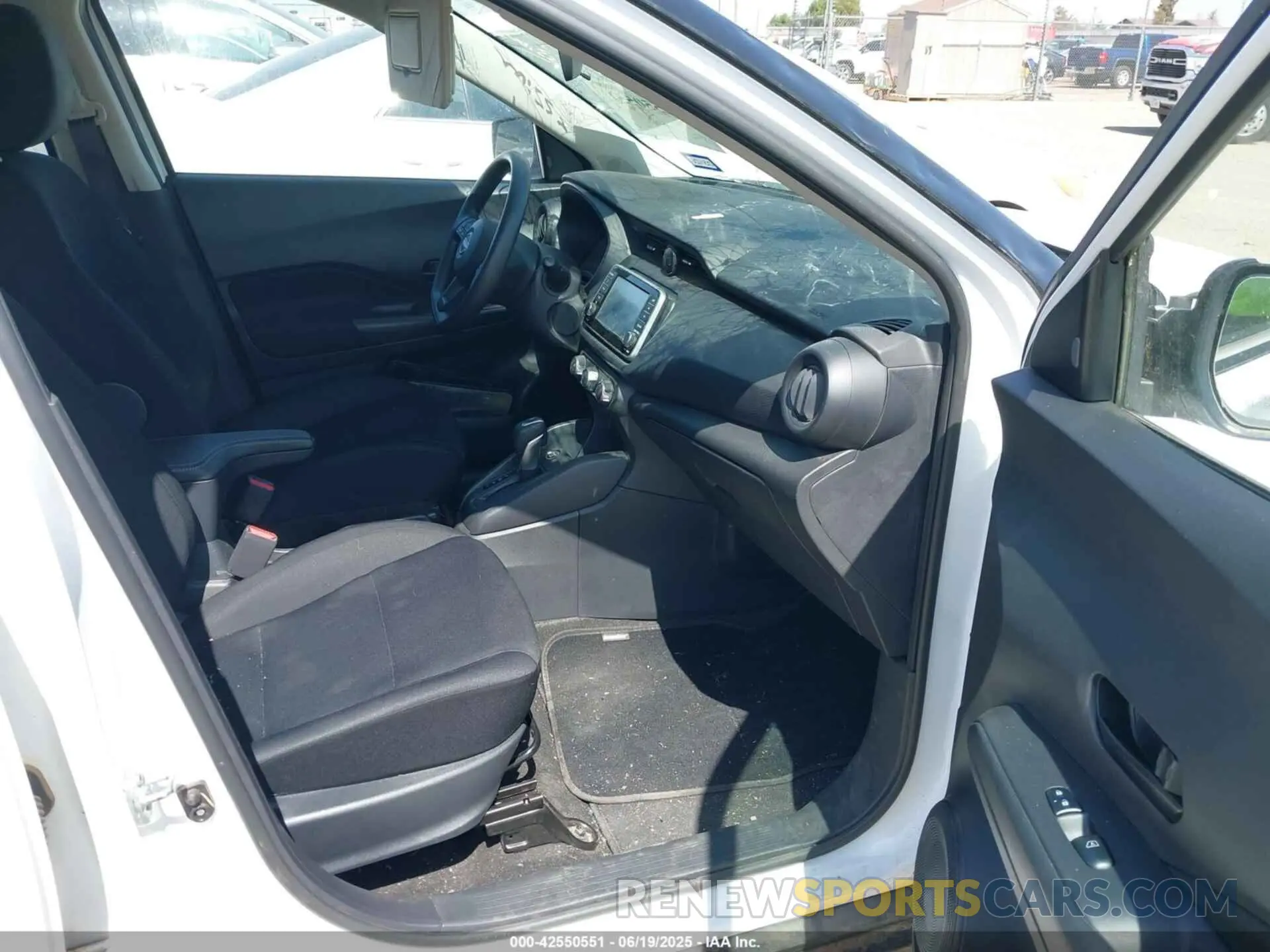 5 Photograph of a damaged car 3N1CP5BV2PL527231 NISSAN KICKS 2023