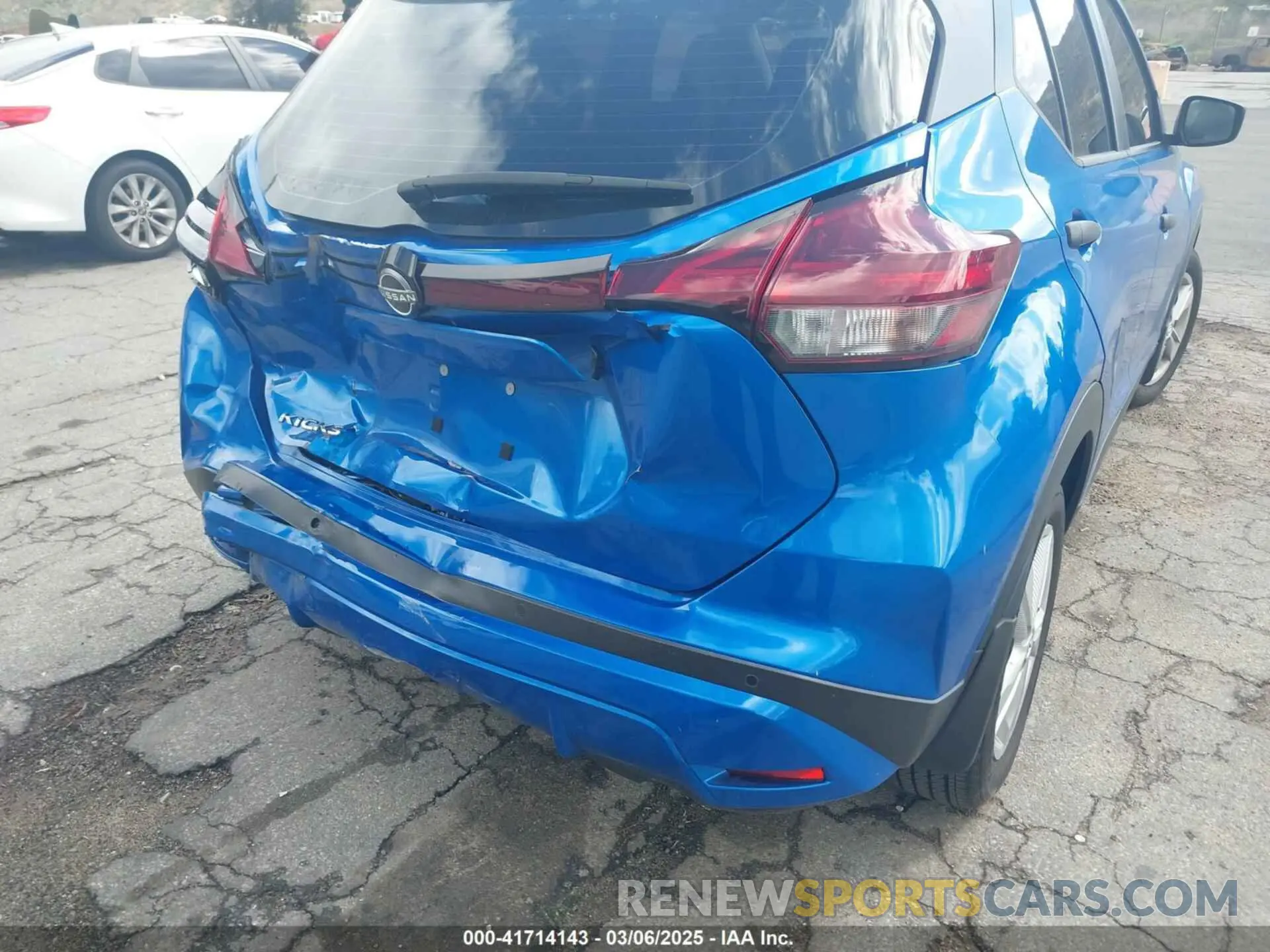 17 Photograph of a damaged car 3N1CP5BV2PL533238 NISSAN KICKS 2023