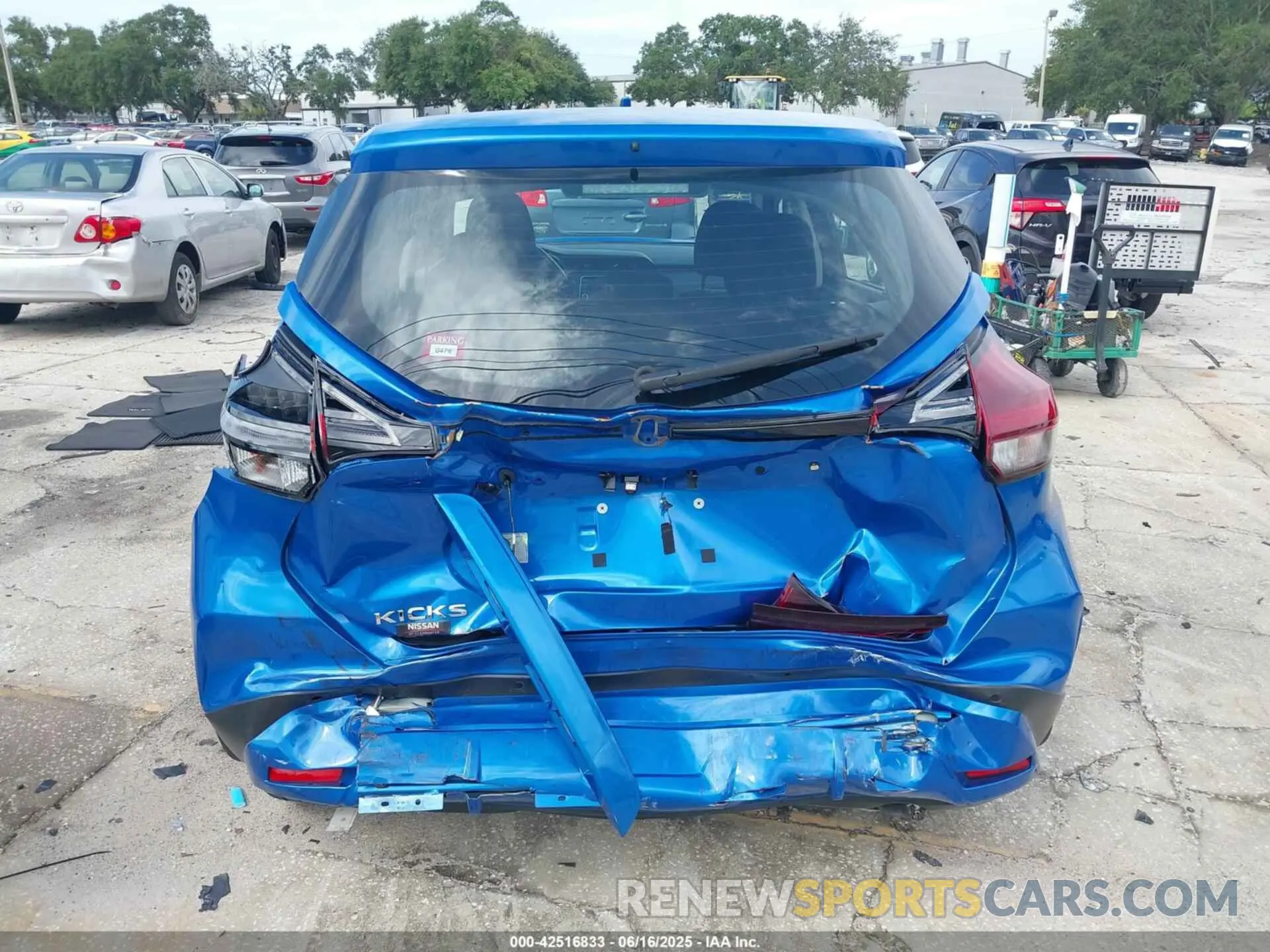 17 Photograph of a damaged car 3N1CP5BV3PL562439 NISSAN KICKS 2023