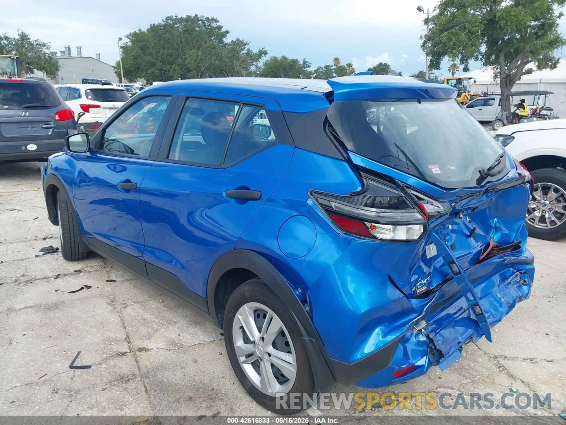 3 Photograph of a damaged car 3N1CP5BV3PL562439 NISSAN KICKS 2023