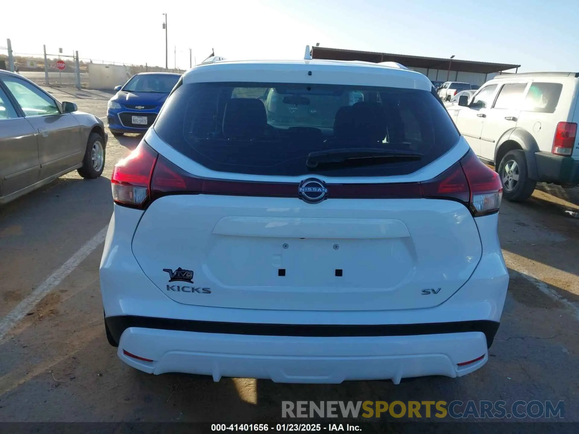 16 Photograph of a damaged car 3N1CP5CV0PL539540 NISSAN KICKS 2023