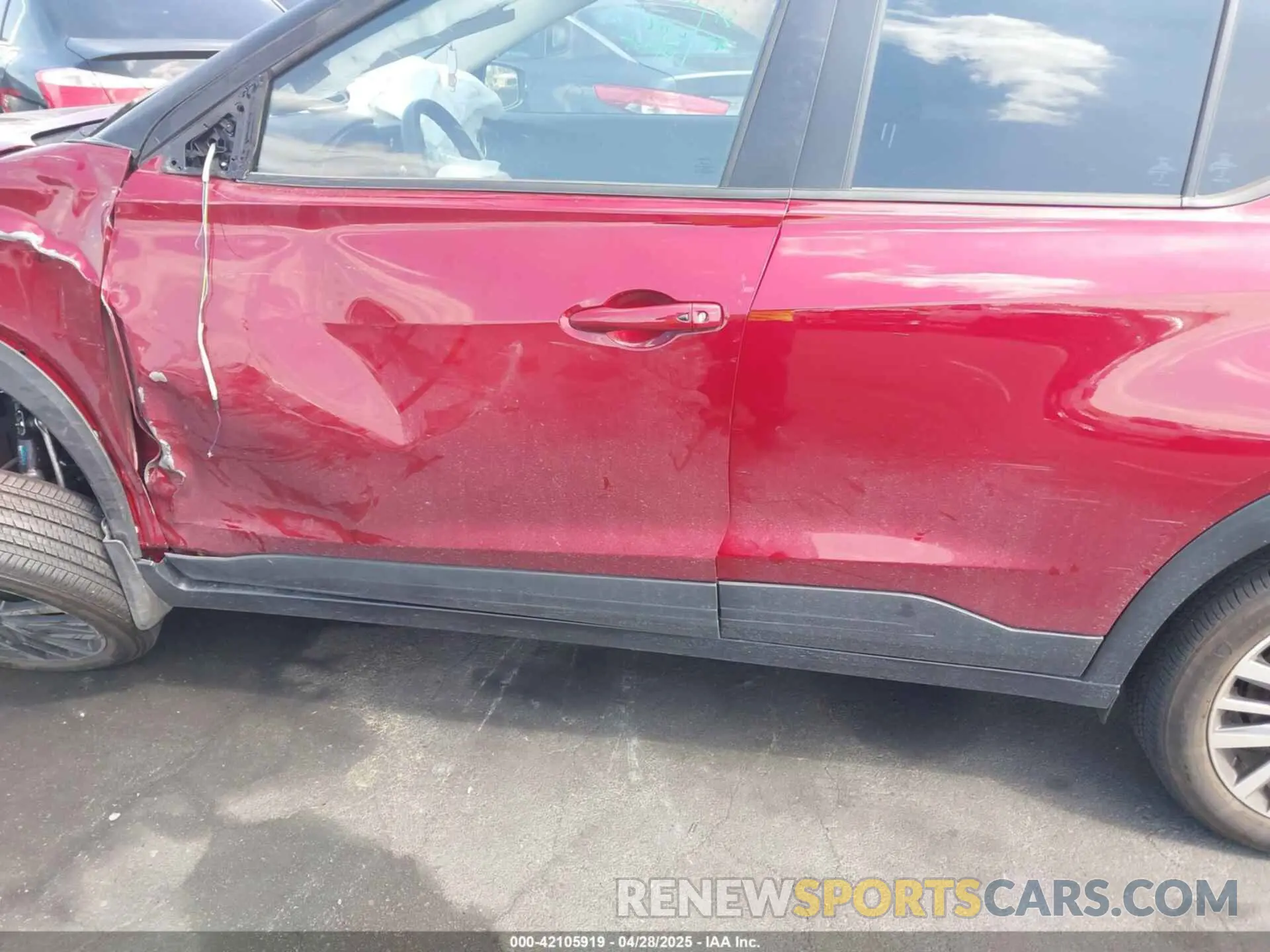 18 Photograph of a damaged car 3N1CP5CV1PL524934 NISSAN KICKS 2023