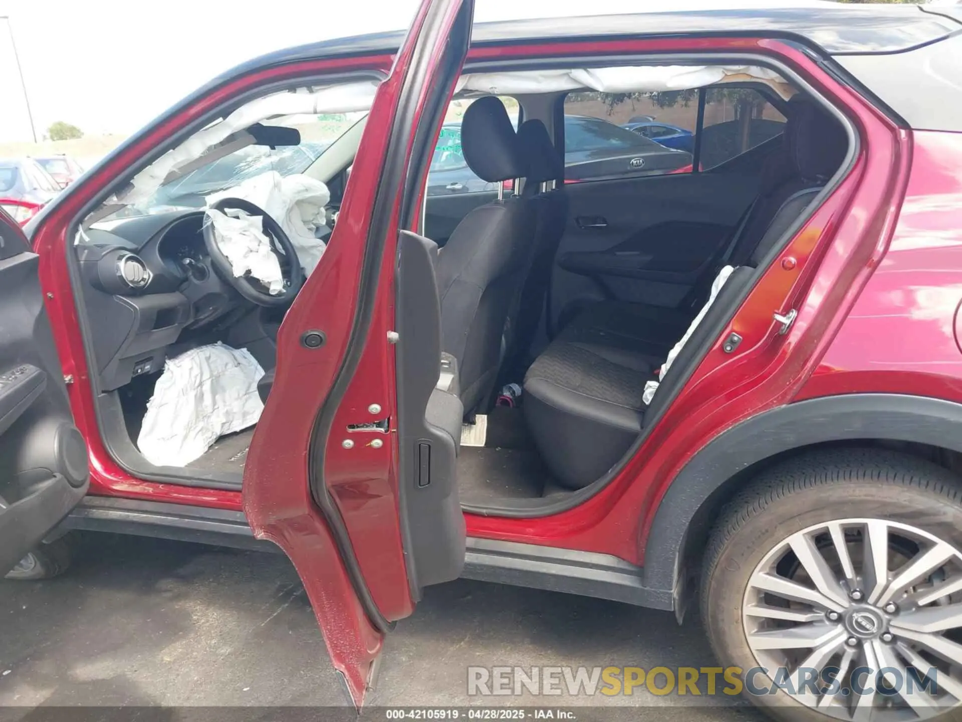 8 Photograph of a damaged car 3N1CP5CV1PL524934 NISSAN KICKS 2023