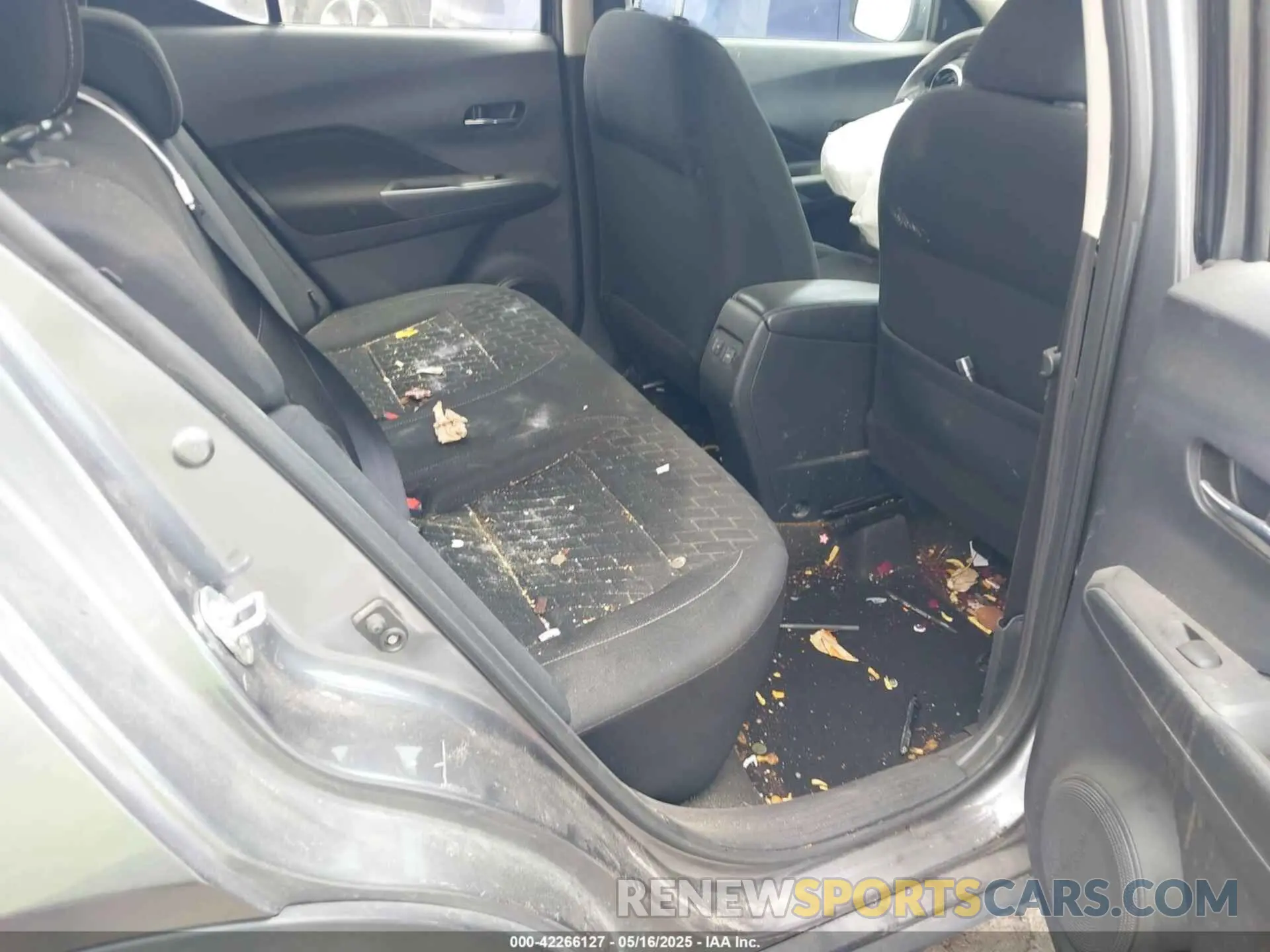 8 Photograph of a damaged car 3N1CP5CV4PL485191 NISSAN KICKS 2023